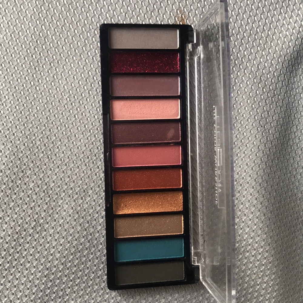 Makeup palette